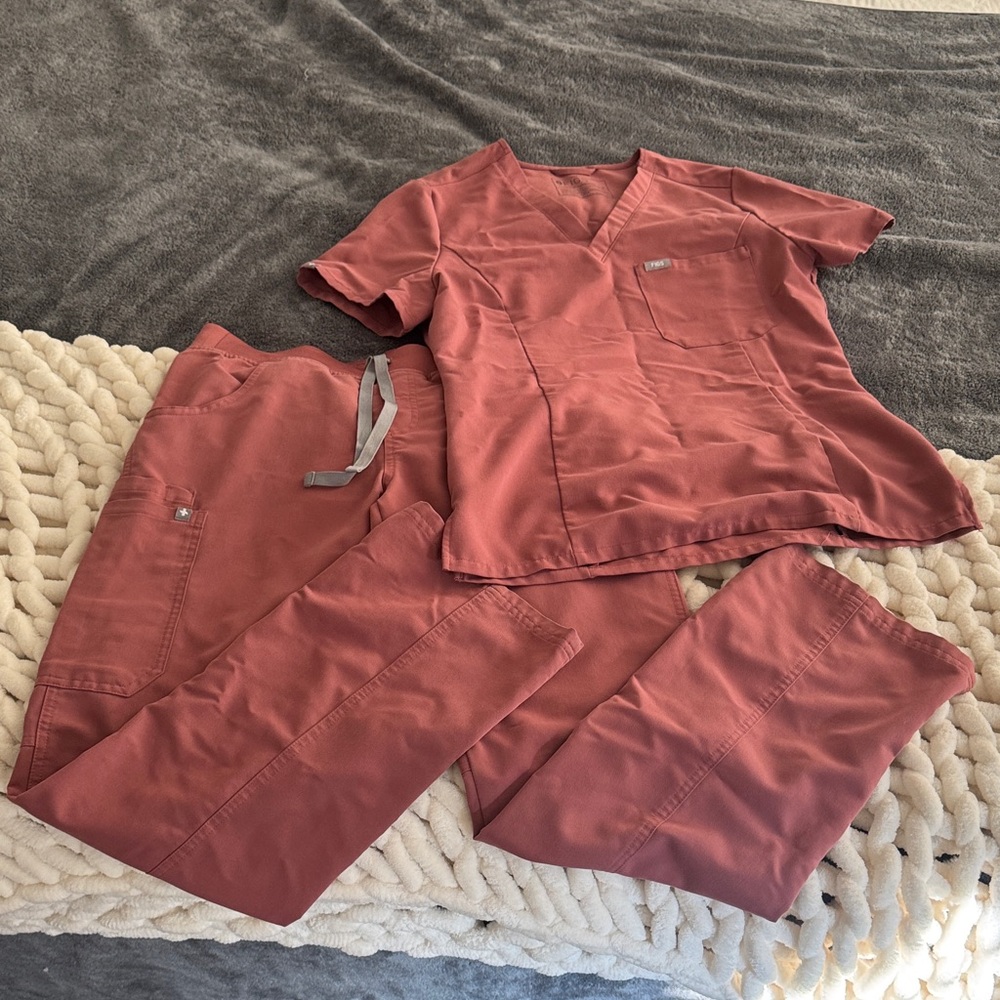 Figs Women's Scrub Set in Rust Red